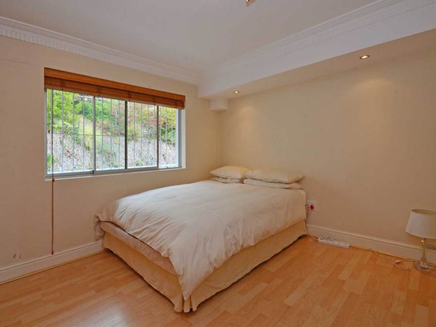 To Let 2 Bedroom Property for Rent in Sea Point Western Cape